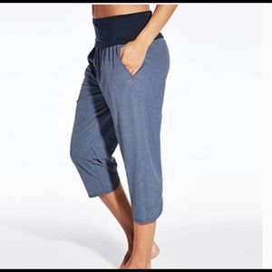 Calia Carrie Underwood Anywhere Foldover Capri